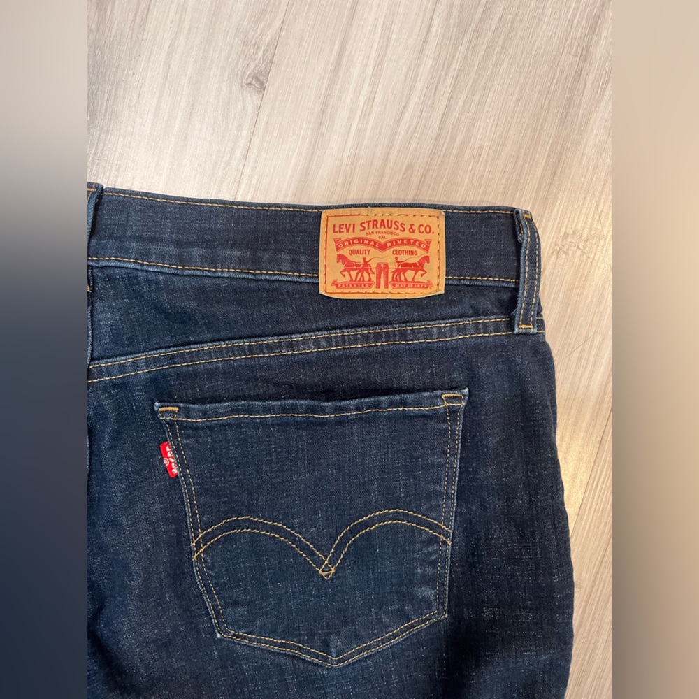 Levi's Dark Blue Bootcut Leg Jeans, Long, 32 In Inseam. - Picture 6 of 9